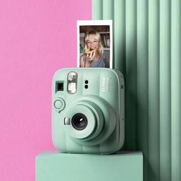 Fujifilm Instax Mini 13 Yeşil Dijital Fotoğraf Makinesi