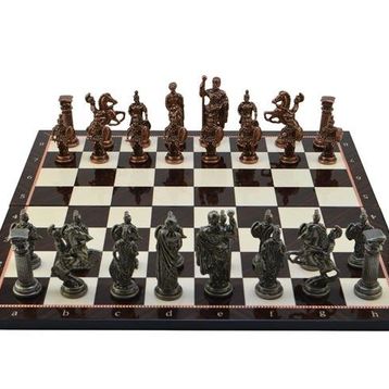 Gift Home Battal Boy Metal Roma 43x43 cm Satranç Takımı Antik ve Katlanır Ceviz Desenli MDF Satranç Tahtası