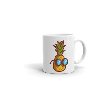 Gözlüklü Pine Apple Baskılı Kupa