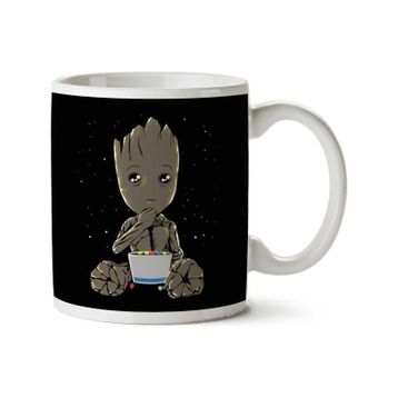 Groot Eating Candies Baskılı Kupa