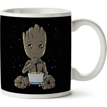 Groot Eating Candies Baskılı Kupa