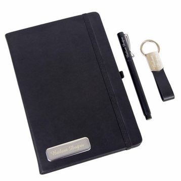 Hediye Rengi İsme Özel Siyah Defter Anahtarlık ve Kalem Özel Tasarım Kutulu​ Hediye Seti