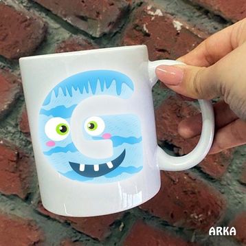 Hediyeci Abla Size Özel Neşeli Çocuk Harfli G Seramik Baskılı Beyaz Kupa Bardak