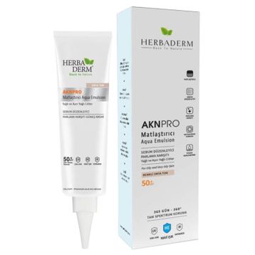 Herbaderm Aknpro Tam Spektrum Koruma Yağlı Cilt İçin Açık Ton Nemlendirici