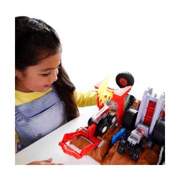 Hot Wheels HNB87 Bone Shaker-The Press Challenge Monster Trucks Arenada Mücadeleye Başlangıç Setleri