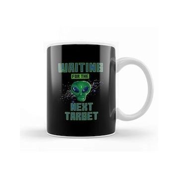 Humuts Retro Pixel Alien Waiting For Next Target Kupa