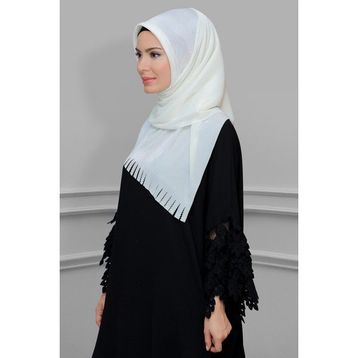 Hürrem Bone 1828-40 Krem Fukuro Piliseli Saçaklı Lazer Kesim Geçmeli Eşarp