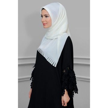 Hürrem Bone 1828-40 Krem Fukuro Piliseli Saçaklı Lazer Kesim Geçmeli Eşarp