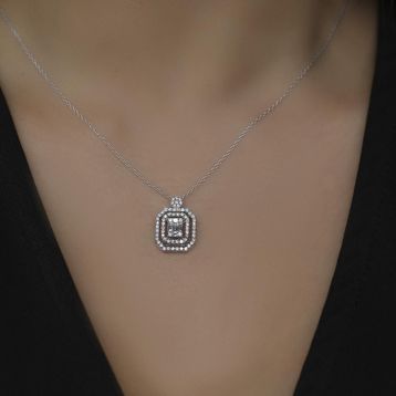 İf Pırlanta 0.45 ct Pırlanta Baget Kolye