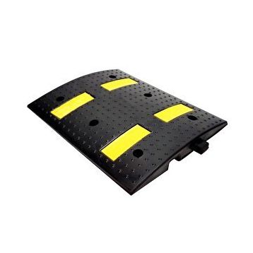 İleri Trafik 50 x 40 x 4,5 cm Kauçuk Hız Kesici Yol Kasisi Kapağı