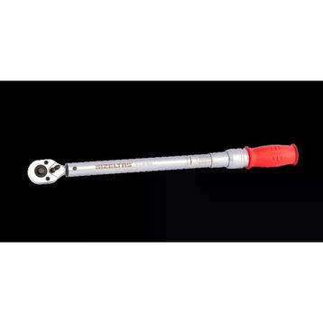 İzeltaş 1613 06 6034 1/2 inç Krom 40 200 Nm Cırcırlı Tork Anahtarı