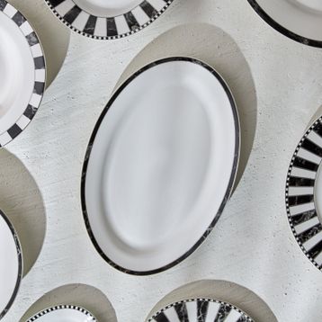 Karaca Damalı Küçük Porselen 30 cm Kayık Tabak