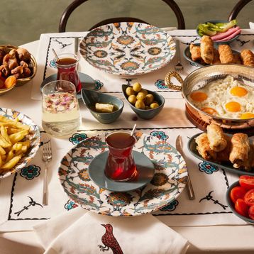 Karaca Flevo 26 Parça 6 Kişilik Porselen Kahvaltı Servis Takımı