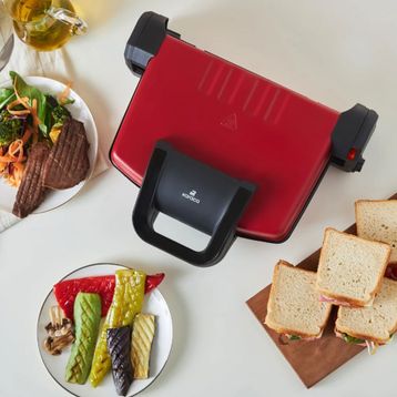 Karaca Future Essential Matte Kırmızı Tost Makinesi