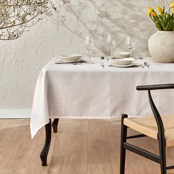 Karaca Home Chesney Beyaz Dertsiz Masa Örtüsü