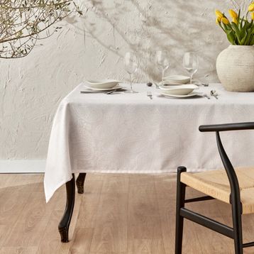 Karaca Home Chesney Beyaz Dertsiz Masa Örtüsü