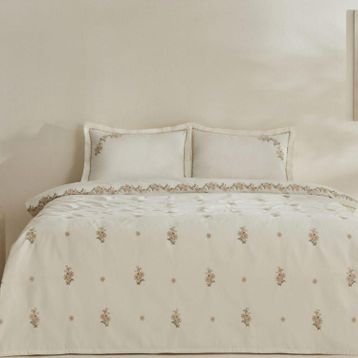 Karaca Home Vanes Bej Çift Kişilik Nakışlı Nevresim Pike Takımı