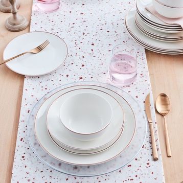 Karaca Leon Rose Gold 24 Parça Yuvarlak Beyaz Desenli Porselen Yemek Takımı