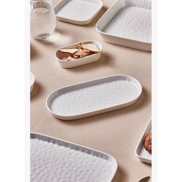 Karaca X Refikadan Bembeyaz 24 CM Kayık Tabak