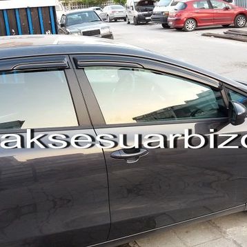 Kia Ceed 2012 Mugen Cam Rüzgarlığı
