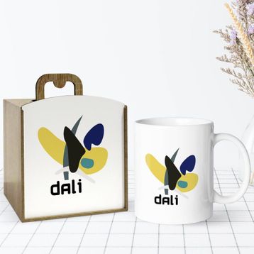 Kişiye Özel Ahşap Kutuda Dali Style Tasarımlı Beyaz Kupa Bardak