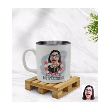 Kişiye Özel Dünyanın En İyi Annesi Karikatürlü İçi Siyah Renkli Model 1 Kupa