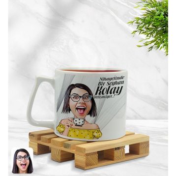 Kişiye Özel Kadın Kolay Yetişmiyor Karikatürlü Middle Beyaz Kupa