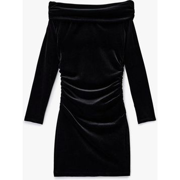 Koton Siyah Slim Fit Uzun Kollu Omzu Açık Madonna Yaka Mini Kadife Elbise