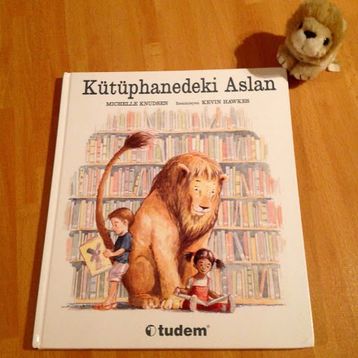 Kütüphanedeki Aslan - Michelle Knudsen