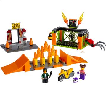 Lego City Gösteri Parkı 60293 Yapım Seti Çocuklar için Havalı Volanlı Gösteri Motosikleti Oyuncak Yapım Seti