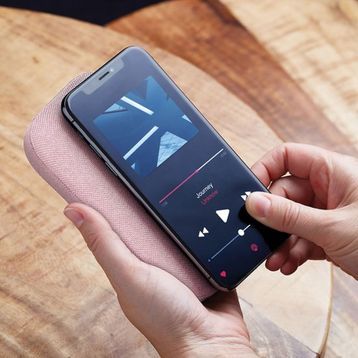 Lexon LA128P Powersound Kablosuz Şarj Cihazı Bluetooth Hoparlör