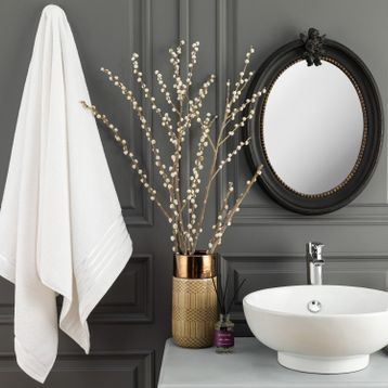 Madame Coco Maynor Bordürü Floşlu Beyaz 70x140 cm Banyo Havlusu