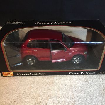 Maisto Chrysler Pt Cruıser 1:18 S/E Mor Model Araba