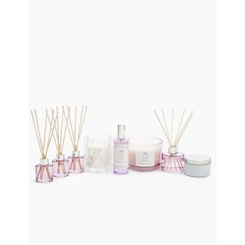 Marks & Spencer Yasemin Kokulu Mum
