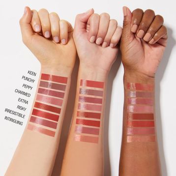 Maybelline New York Super Stay Vinyl Ink Uzun Süre Kalıcı Likit Parlak Ruj 130 Extra