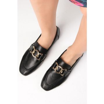 Mio Gusto Dakota Hakiki Deri Siyah Renk Zincir Aksesuarlı Küt Burunlu Kadın Loafer Ayakkabı
