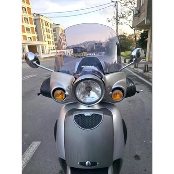 Motocam Aprilia Scarabeo 200 İe Siperlik 2008-2015 Model 35 cm Siyah Renkli 4 mm Ön Cam