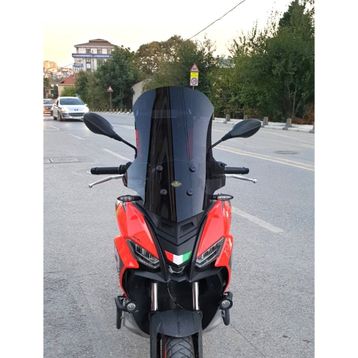 Motocam Aprilia SR GT 125 Ön Cam 2021-2026 Model 58 cm Siyah Renkli 4 mm Motosiklet Rüzgarlık