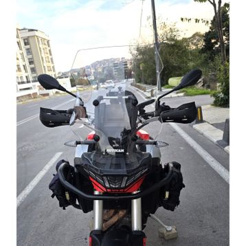 Motocam Aprilia Tuareg 660 Ön Cam 2022-2026 Model 58 cm Şeffaf Renkli 4 mm Motosiklet Rüzgarlık
