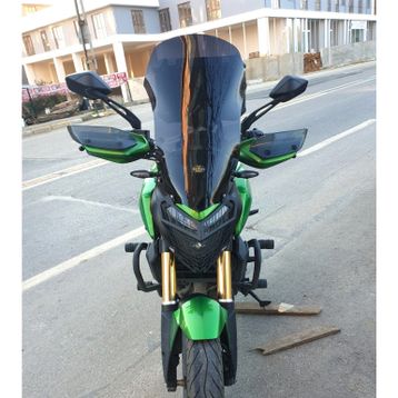 Motocam Bajaj Dominar 400 Ön Cam 2017-2026 Model 58 cm Siyah Renkli 4 mm Motosiklet Rüzgarlık