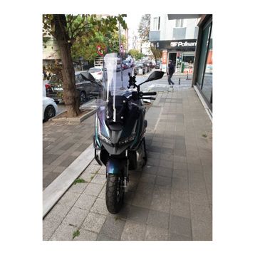 Motocam Barossa ADV 125 Ön Cam 2024-2026 Model 65 cm Füme Renkli 4 mm Orta Boylu Motosiklet Rüzgarlık