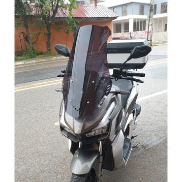 Motocam Küba Rubano 150 Ön Cam 2023-2026 Model 65 cm Siyah Renkli 4 mm Orta Motosiklet Rüzgarlık