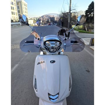 Motocam Kymco Like 125 Ön Cam 2009-2023 Model 43 cm Füme Renkli 4 mm Aparatsız Motosiklet Rüzgarlık