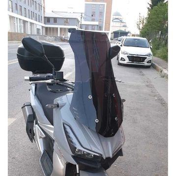 Motocam Motolüx Wow 150 Ön Cam 2023-2026 Model 65 cm Siyah Renkli 4 mm Orta Motosiklet Rüzgarlık