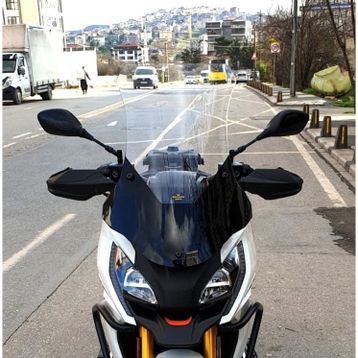 Motocam Peugeot XP 400 Ön Cam 2023-2026 Model 61 cm Şeffaf Renkli 4 mm Orta Boy Motosiklet Rüzgarlık