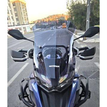 Motocam QJ SRT 700 Ön Cam 2022-2026 Model 54 cm Füme Renkli 4 mm Motosiklet Rüzgarlık