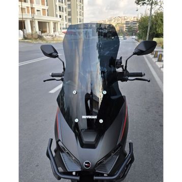 Motocam Salcano Wind 150 Ön Cam 2023-2026 Model 57 cm Siyah Renkli 4 mm Motosiklet Rüzgarlık