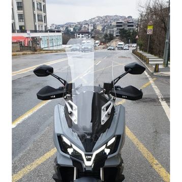 Motocam SYM ADX 250 Ön Cam 2024-2026 Model 65 cm Şeffaf Renkli 4 mm Orta Boylu Motosiklet Rüzgarlık