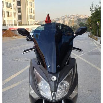 Motocam SYM Joymax 250 İ Ön Cam 2013-2016 Model 54 cm Siyah Renkli 4 mm Sportif Motosiklet Rüzgarlık