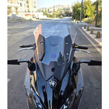 Motocam Sym Maxsym TL 508 Ön Cam 2022-2026 Model 41 cm Şeffaf Renkli 4 mm Sportif Motosiklet Rüzgarlık